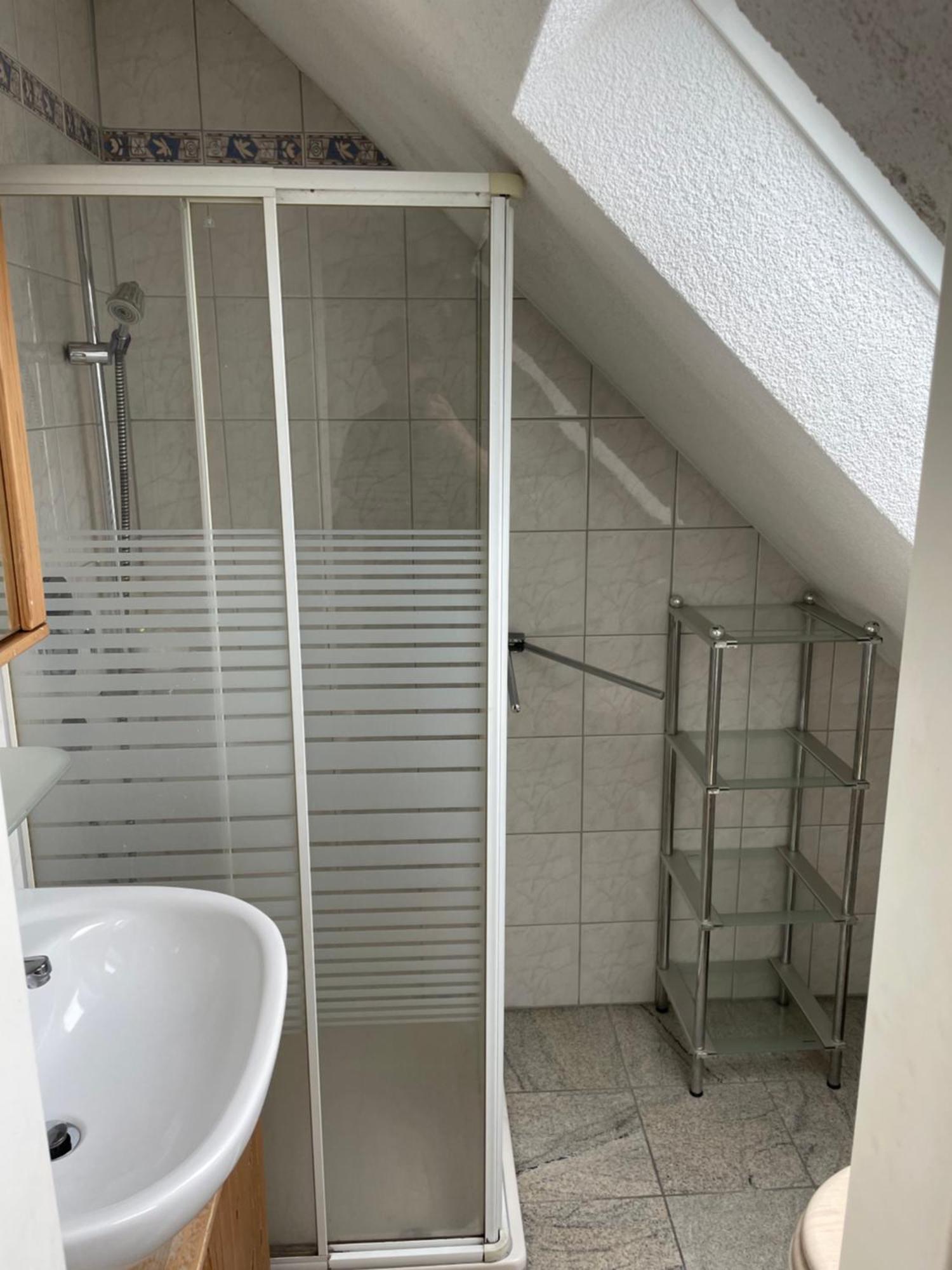 Haus Dambacher - Arbeiter-monteurzimmer * Нюртинген